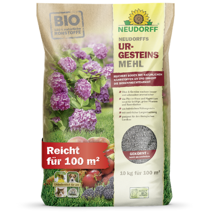 Neudorffs Urgesteinsmehl 10 KG reichert laut Produktabbildung Böden mit natürlichen Nährstoffen an und erhöht die Bodenfruchtbarkeit