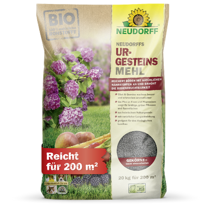 Neudorffs Urgesteinsmehl 20 KG reichert laut Produktabbildung Böden mit natürlichen Nährstoffen an und erhöht die Bodenfruchtbarkeit