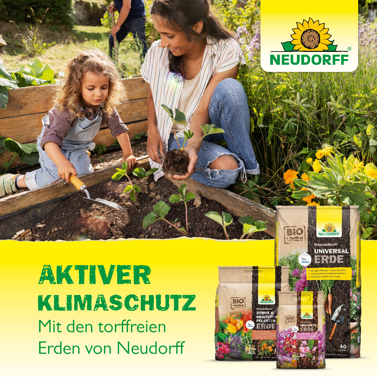 Bild einer Frau mit Kind im Garten  und Produktempfehlungen für aktiven Klimaschutz mit den torffreien Erden von Neudorff